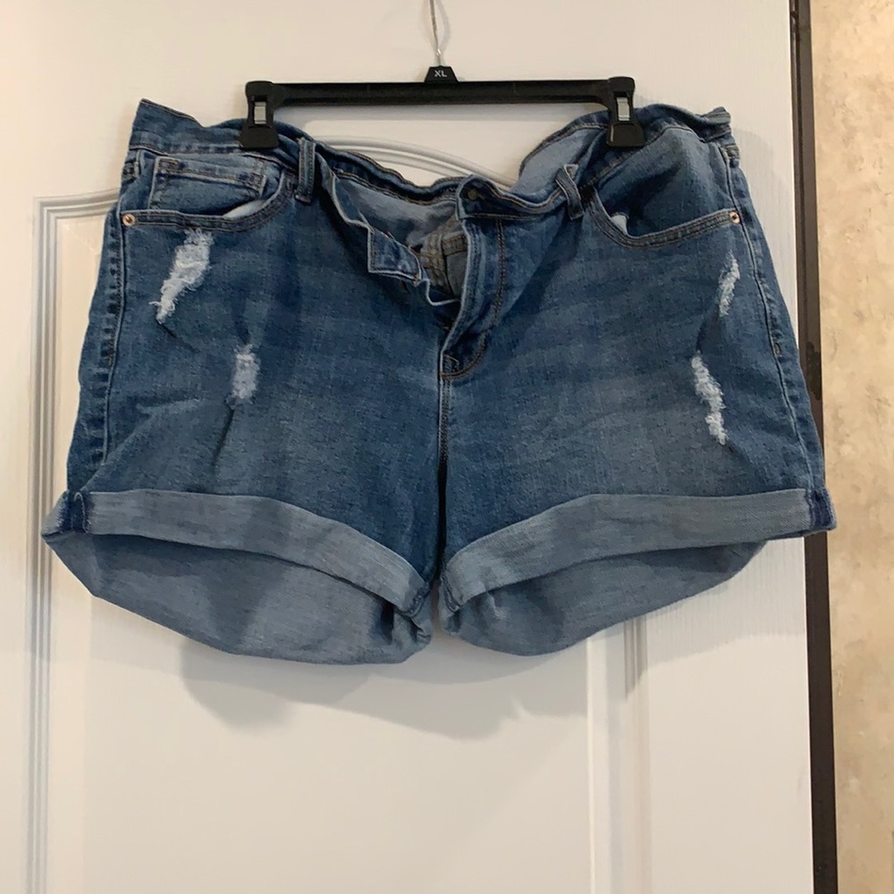 Old Navy distressed Boyfriend Jean Shorts